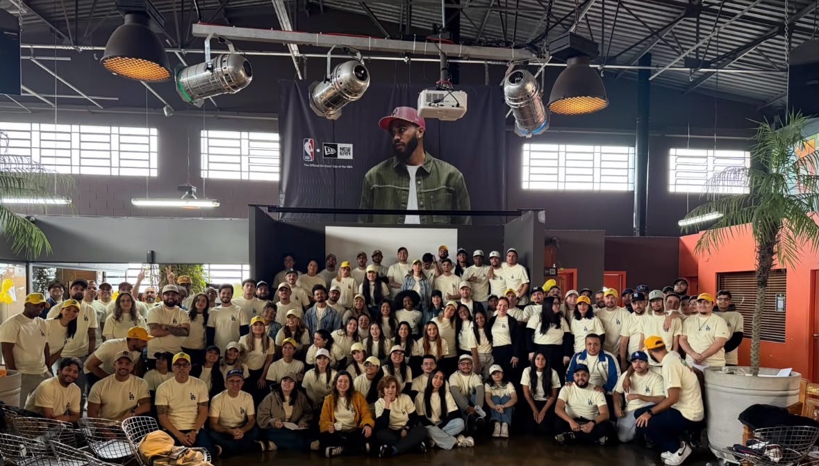 Participantes reunidos em um evento com Suzana Cunha